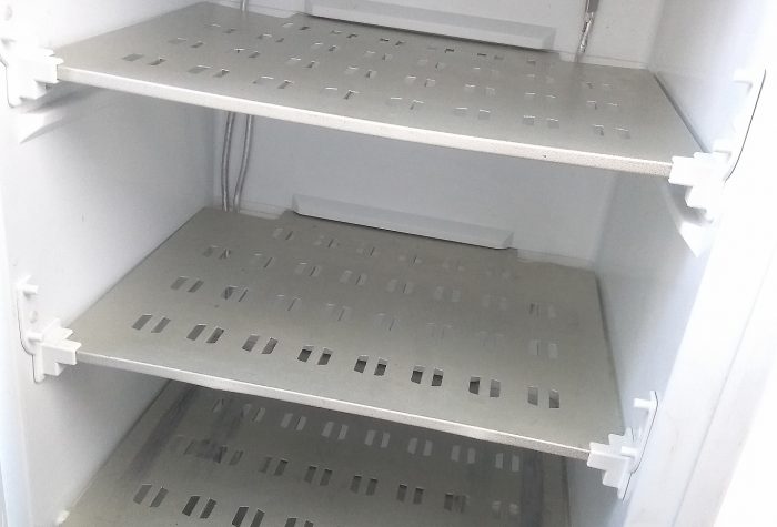 Необходима замена испарителя морозильника с защитным покрытием от коррозии